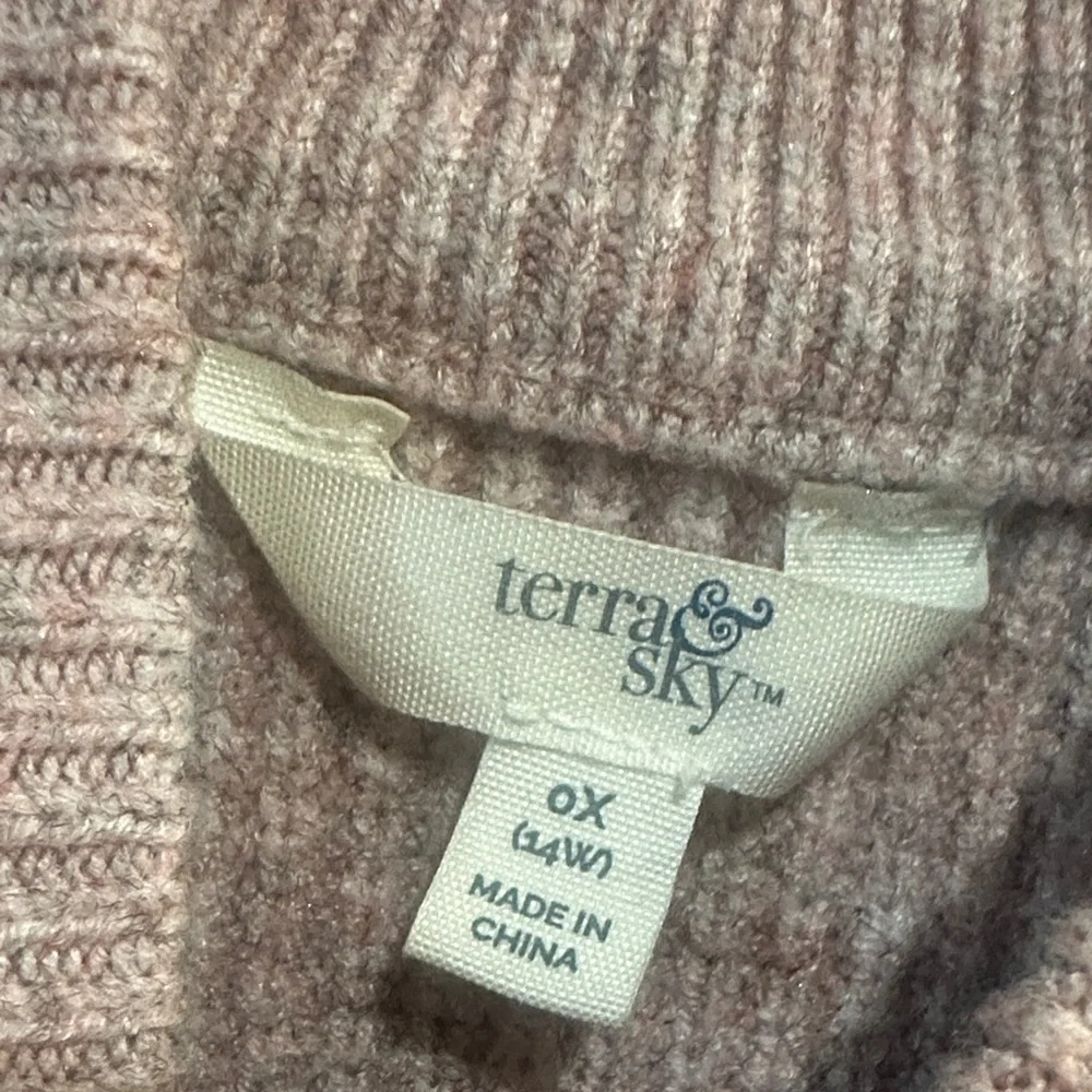 Cozy Ribbed Mock Neck Sweater in Light Grey/Pink